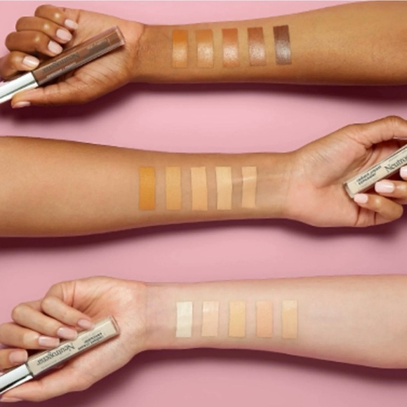 3/$10 Neutrogena Espresso Deep 3 Healthy Skin Radiant Cream Concealer - Picture 3 of 6